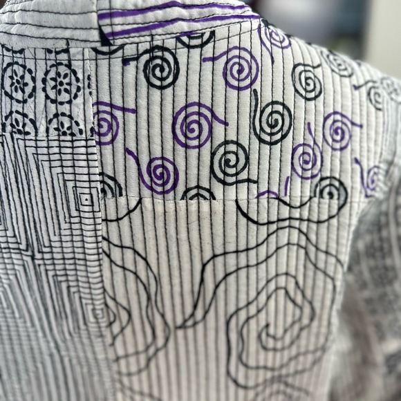 Harshita size Med black & white Quilted silk‎ geometrical design jacket - Picture 10 of 16